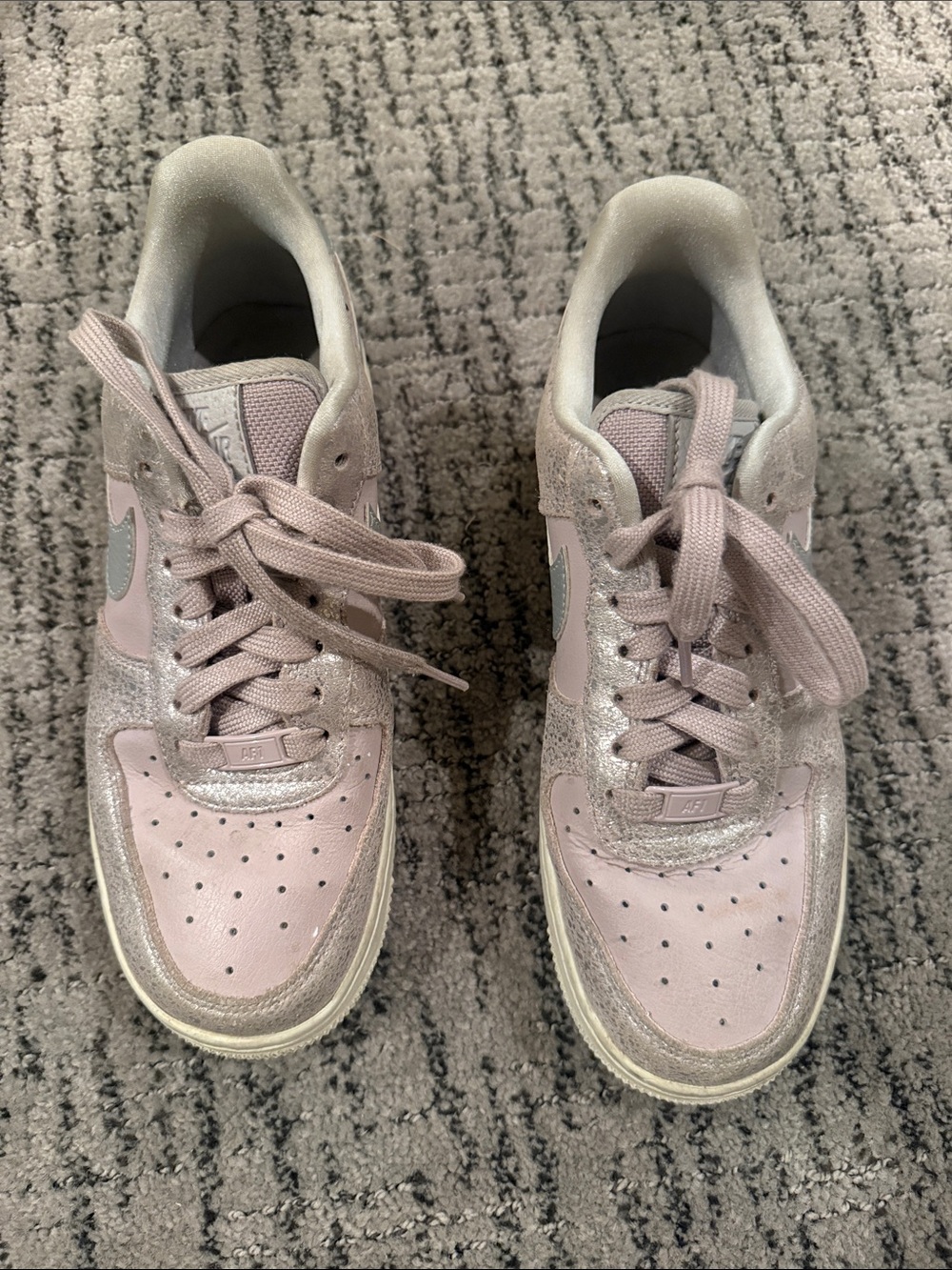 Nike Women’s Size 7 Pale Pink Glitter Accent Sneakers